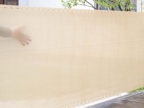 Szőtt árnyékoló háló 90%-os takarás (90 cm x 4,5 méter) belátáskorlátozó, bézs