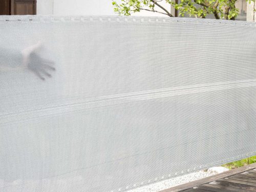 Szőtt árnyékoló háló 90%-os takarás (90 cm x 4,5 méter) belátáskorlátozó, ezüstszürke
